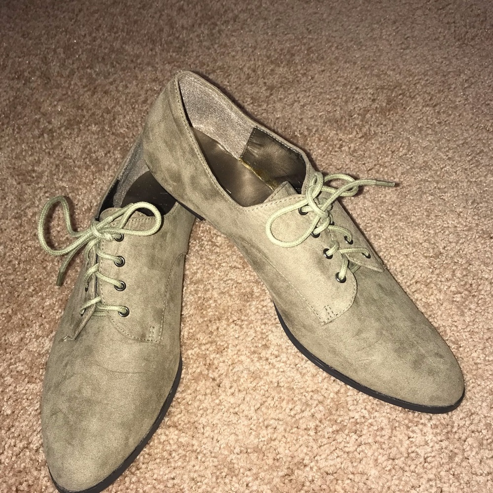 F24 Olive Oxford flat Shoes women’s 9
